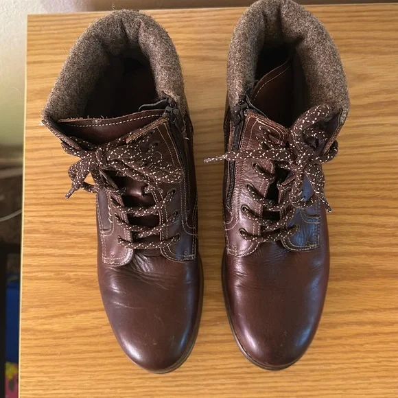 Taos Footwear Dark Brown Lace-Up Boots - Picture 2 of 9